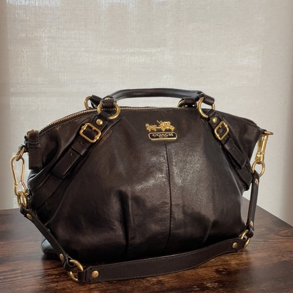 Coach Handbags - Vintage Black Leather Coach Shoulder Bag